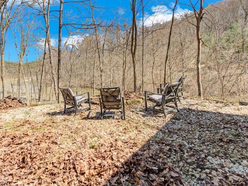 8087 2nd Drive SW, Bowerston, OH 44695 Photo 6