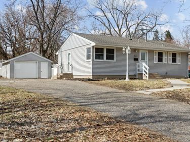 6109 Sumter Avenue N, New Hope, MN 55428