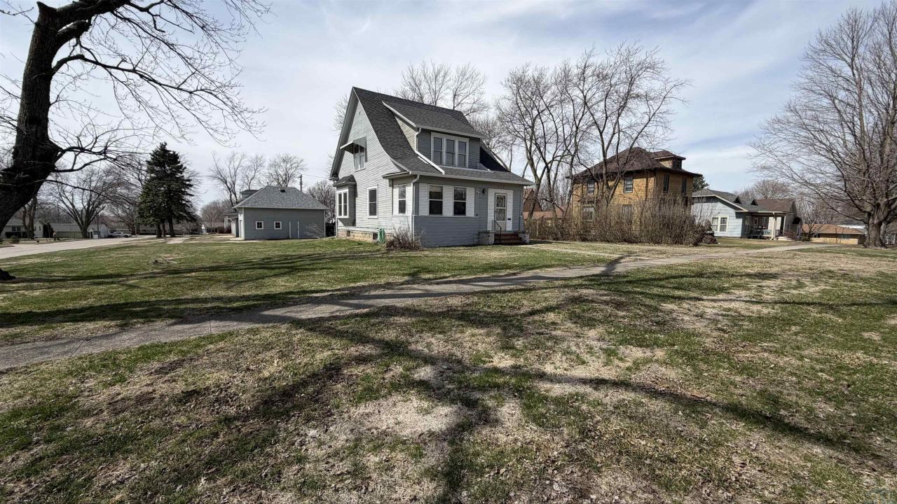 418 Peterson St, Alta, IA 51002 Main Photo