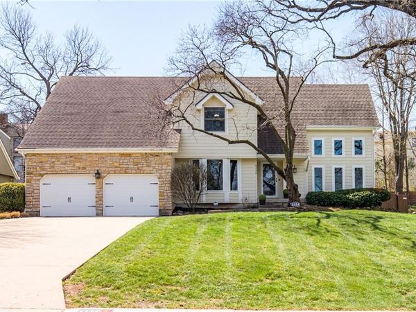 8336 Rosehill Road, Lenexa, KS 66215