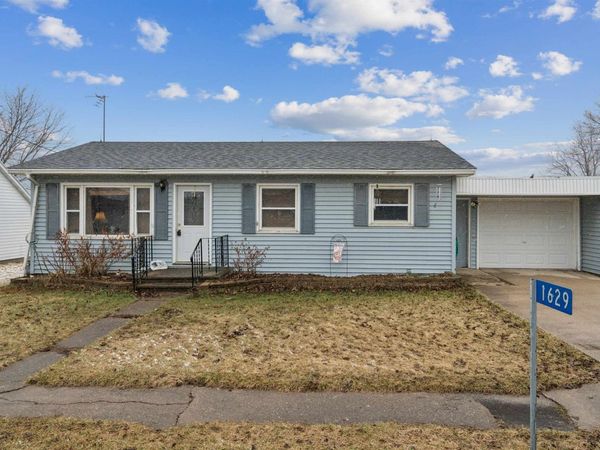 1629 299th Avenue, Dyersville, IA 52040