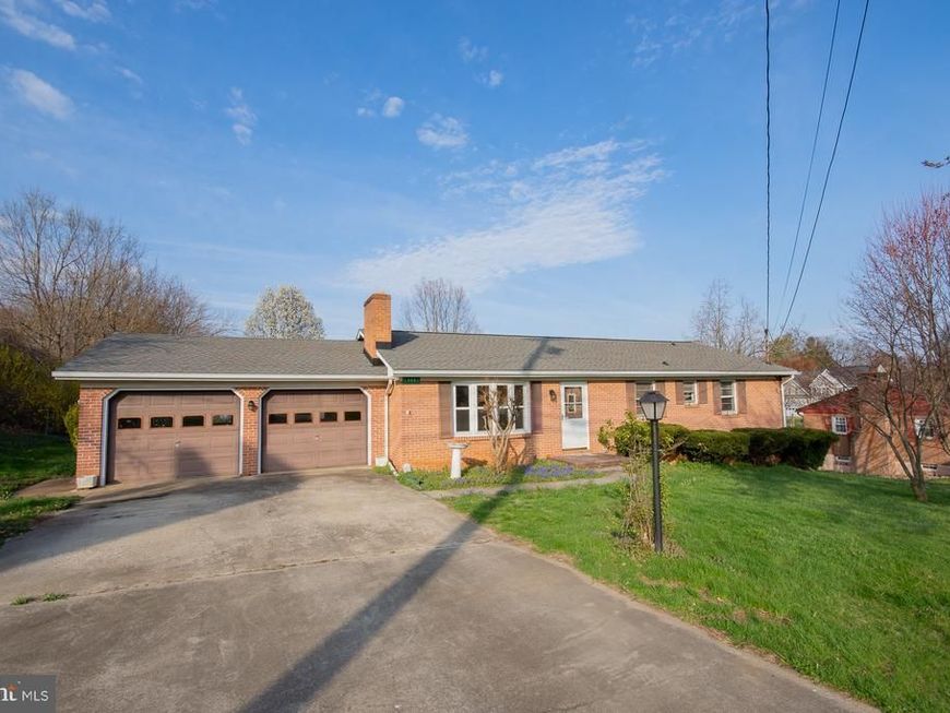 14801 Charles Town Road, Charles Town, WV 25414 Main Photo