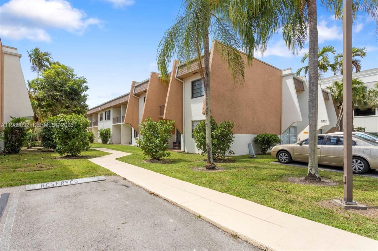 8287 SW 128th St , Unit 109, Pinecrest, FL 33156 Photo