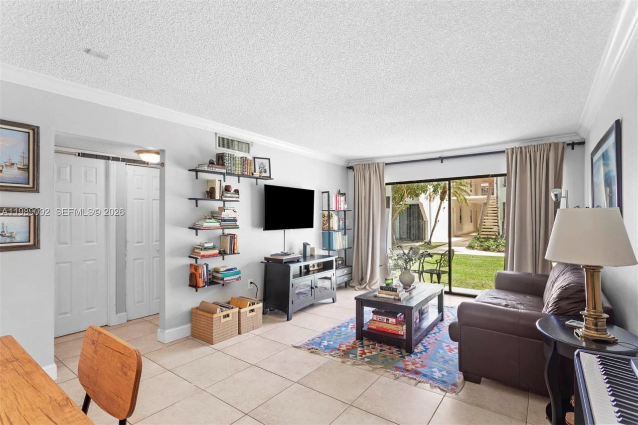 8287 SW 128th St , Unit 109, Pinecrest, FL 33156 Photo