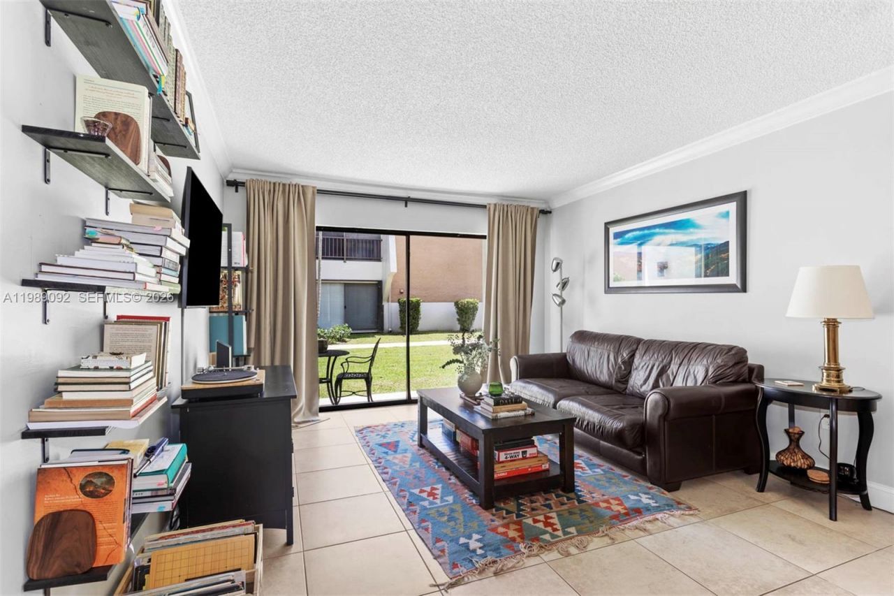 8287 SW 128th St , Unit 109, Pinecrest, FL 33156 Photo