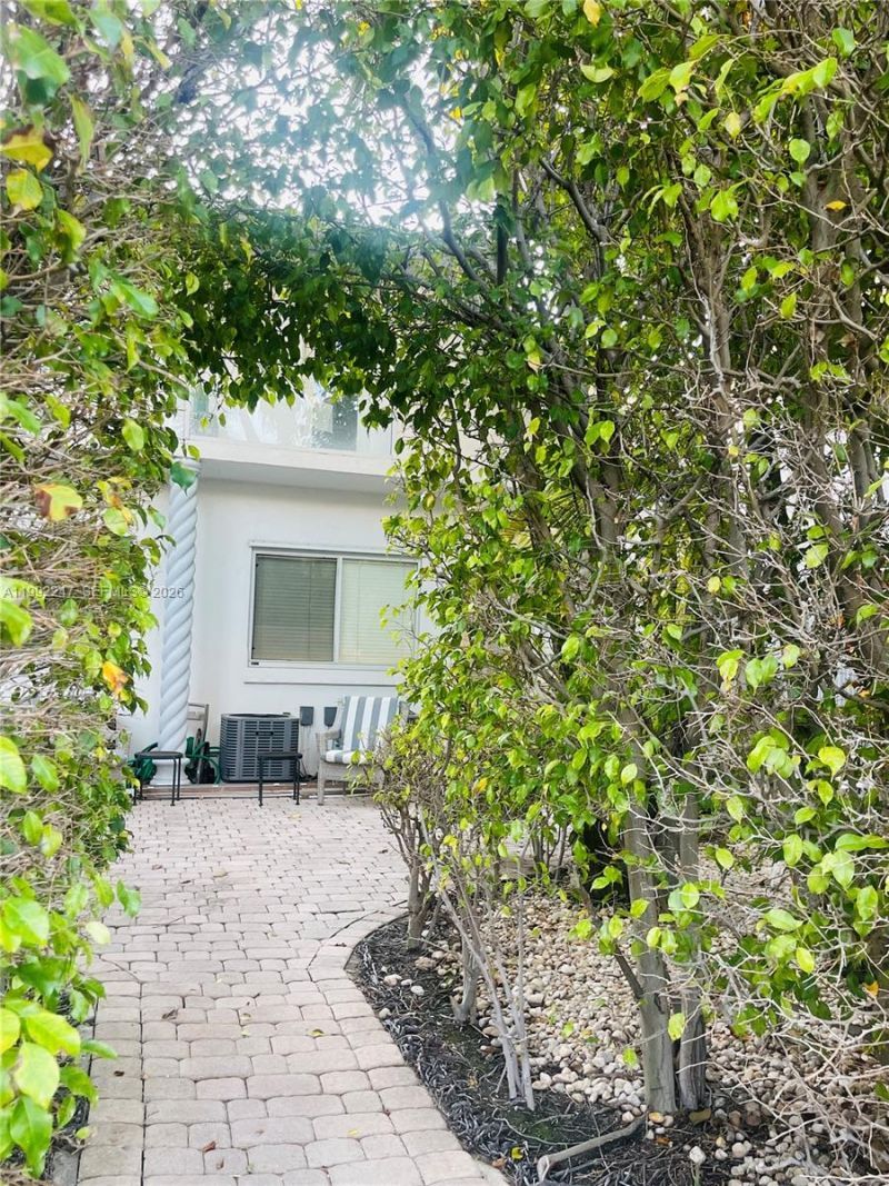 8036 Harding Ave, Unit 3, Miami Beach, FL 33141 Photo