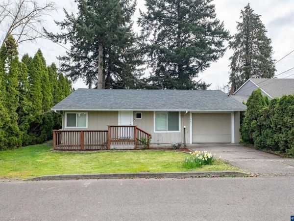 1447 Filbert St, Lebanon, OR 97355