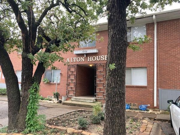 1005 W Hickory Street, Unit W9, Denton, TX 76201