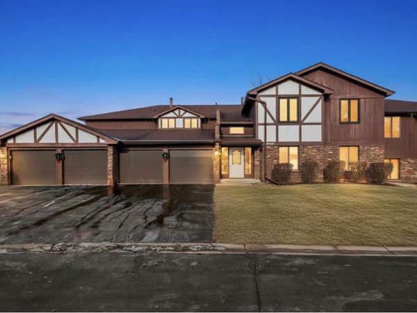 9748 Mill Drive E, Unit 2E, Palos Park, IL 60464