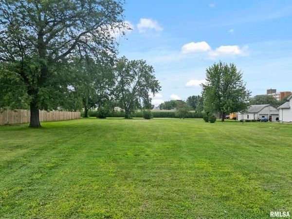 549 E Park Street , Geneseo, IL 61254