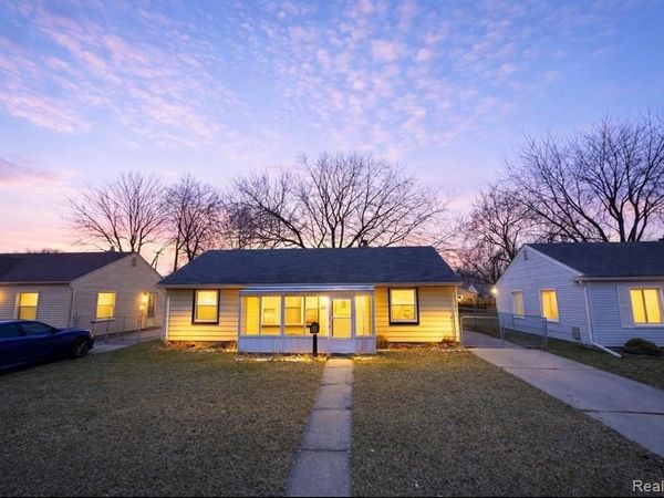 26641 Ridgemont Street, Roseville, MI 48066