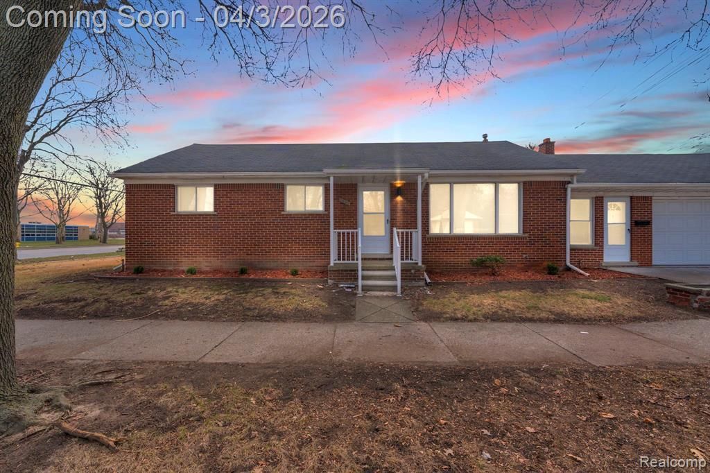 1301 Hollywood Street, Dearborn, MI 48124 Main Photo