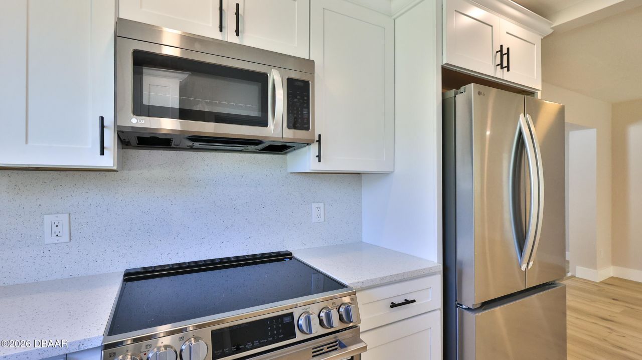 11 Swan Avenue, New Smyrna Beach, FL 32168 Photo