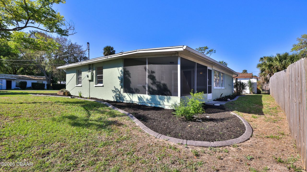 11 Swan Avenue, New Smyrna Beach, FL 32168 Photo