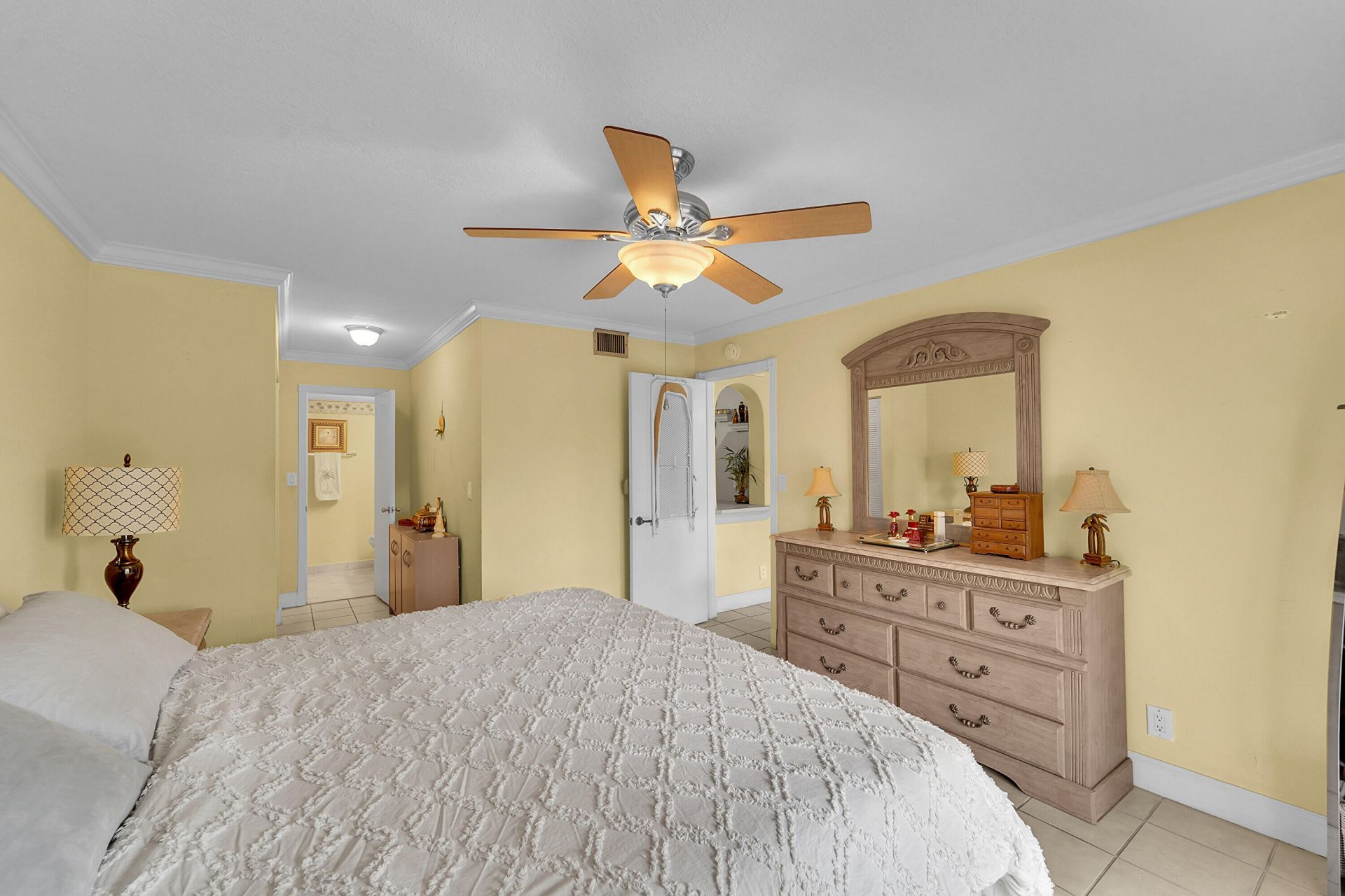 3909 N Ocean Boulevard, Unit 301, Fort Lauderdale, FL 33308 Photo