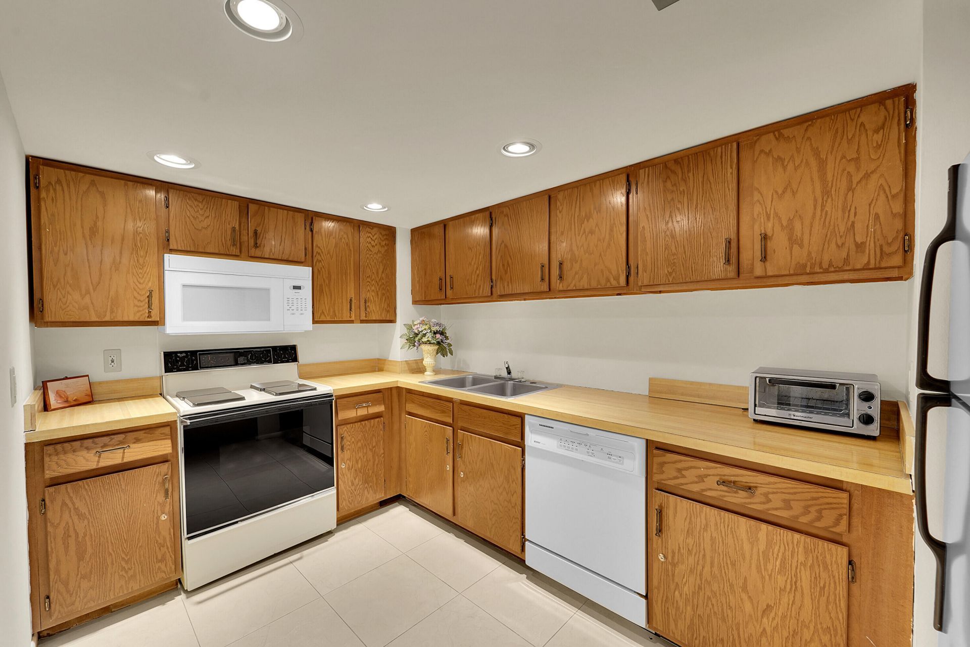 3909 N Ocean Boulevard, Unit 301, Fort Lauderdale, FL 33308 Photo