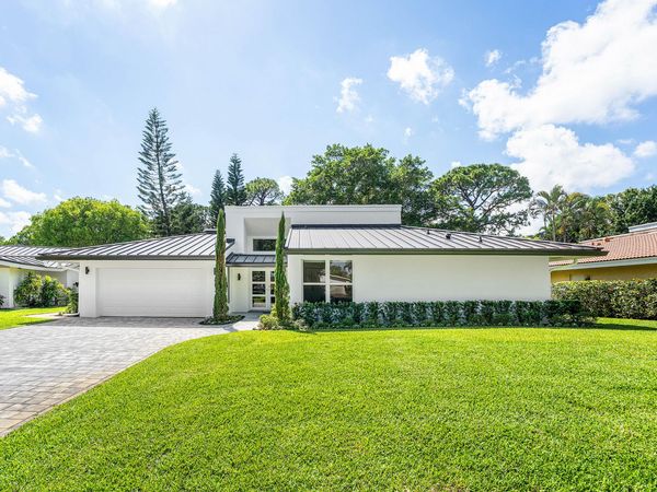 654 W Lakewoode Circle, Delray Beach, FL 33445