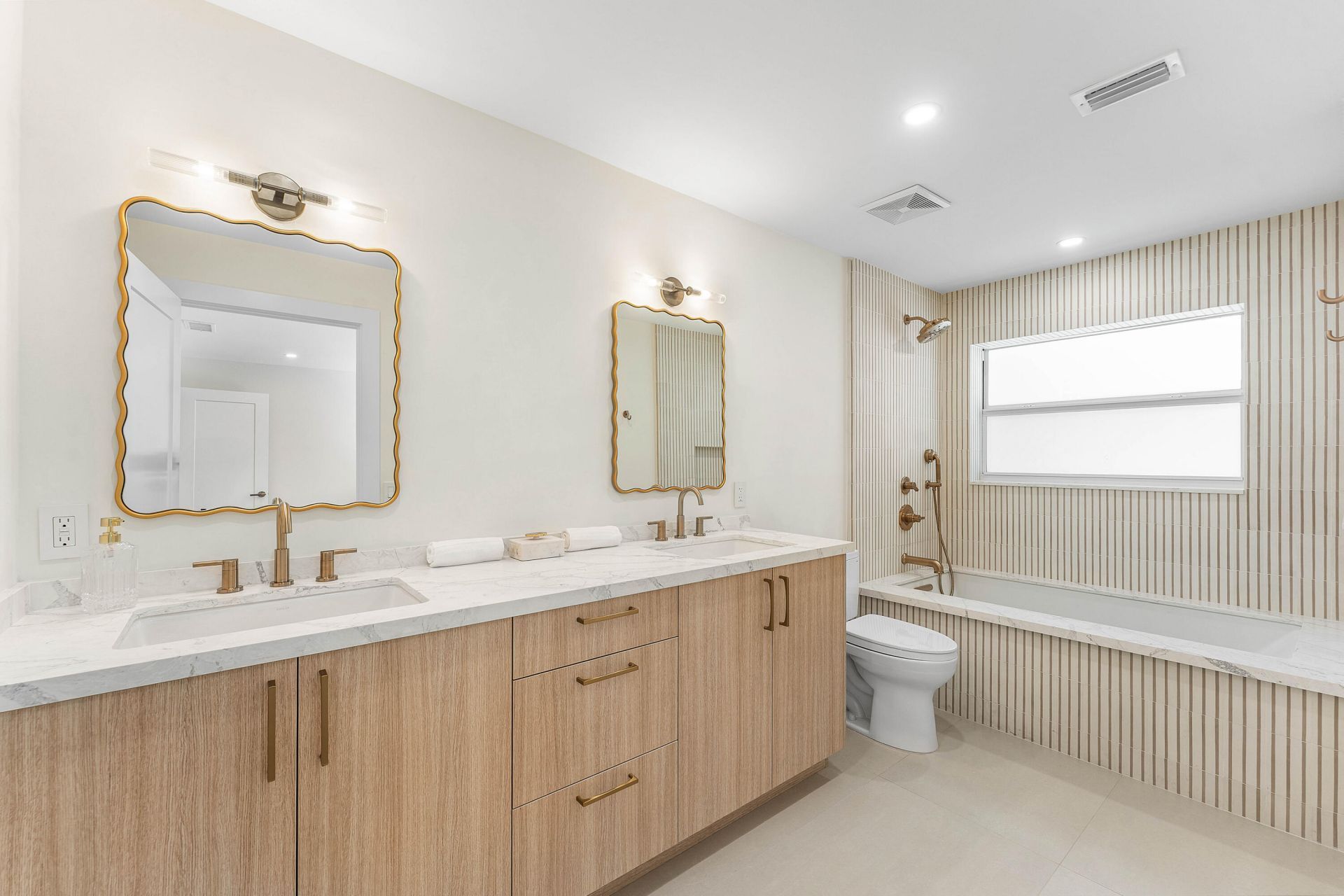 654 W Lakewoode Circle, Delray Beach, FL 33445 Photo