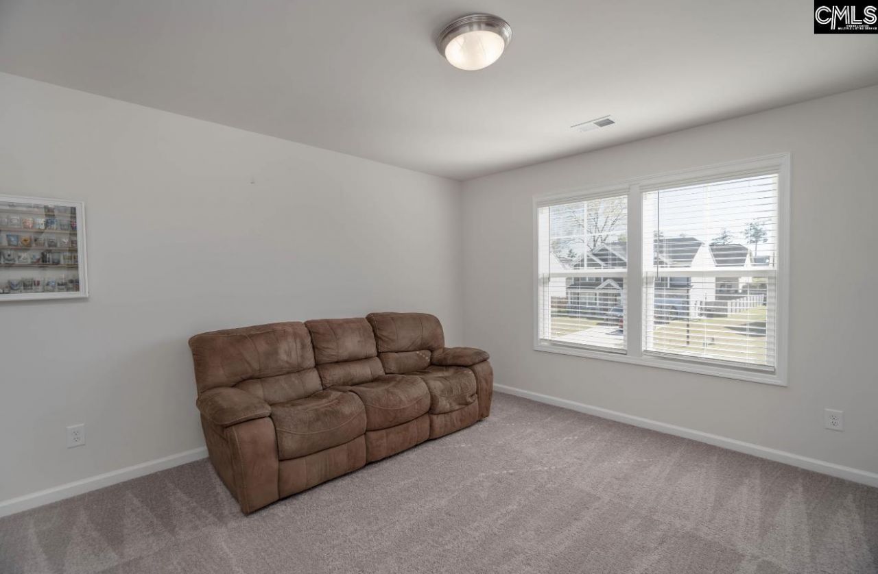 20 Breeders Court  Photo 24