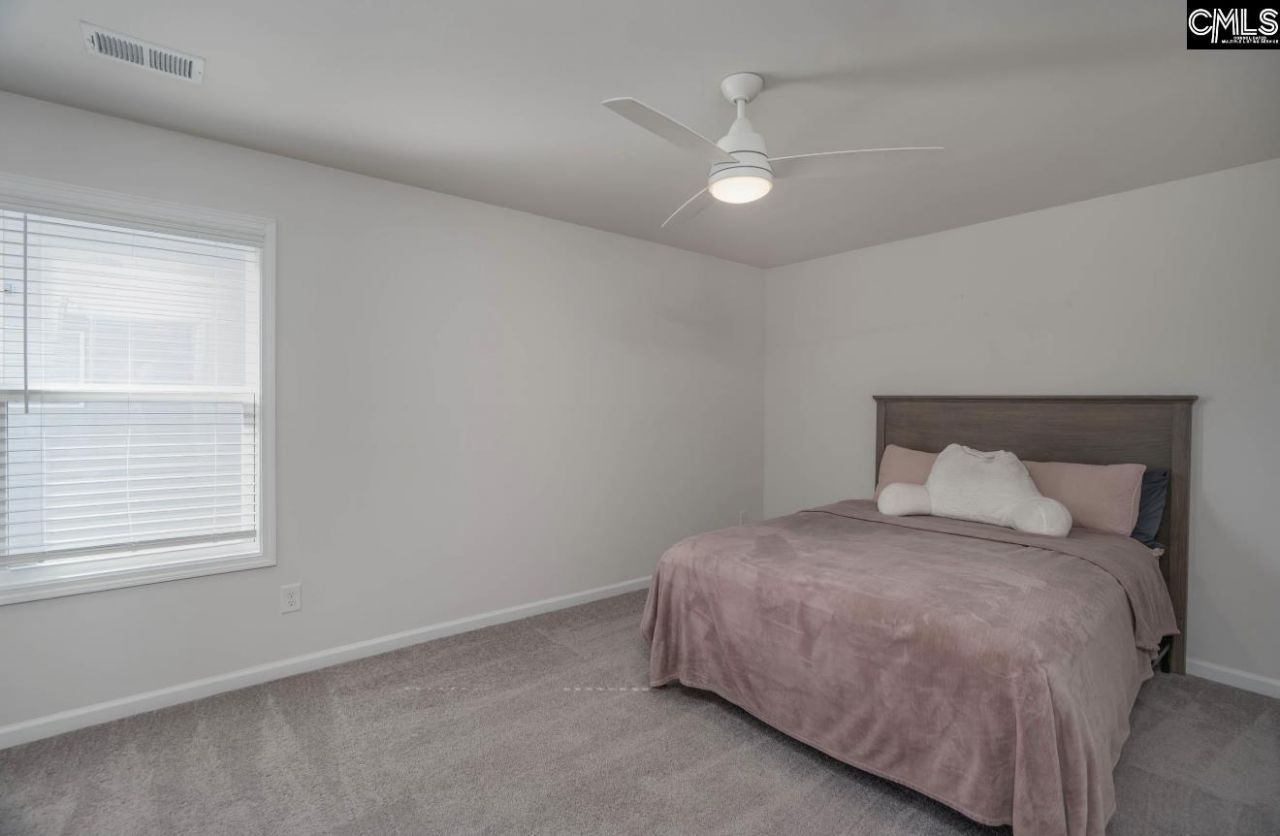 20 Breeders Court  Photo 30