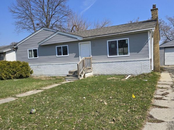 5017 Conners, Lansing, MI 48911