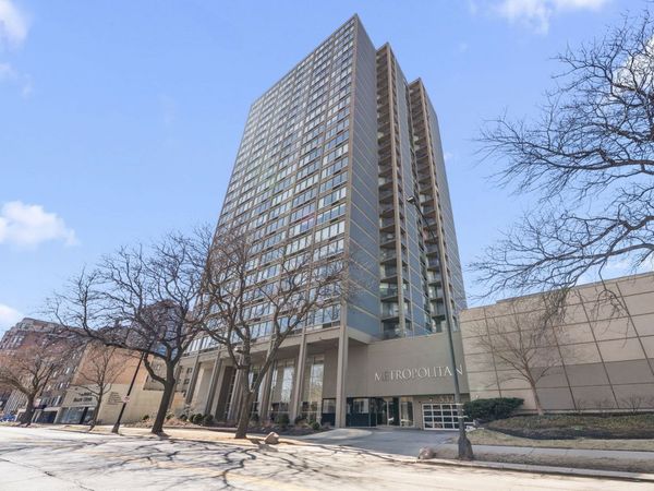 5320 N Sheridan Road , Unit 2201, Chicago, IL 60640