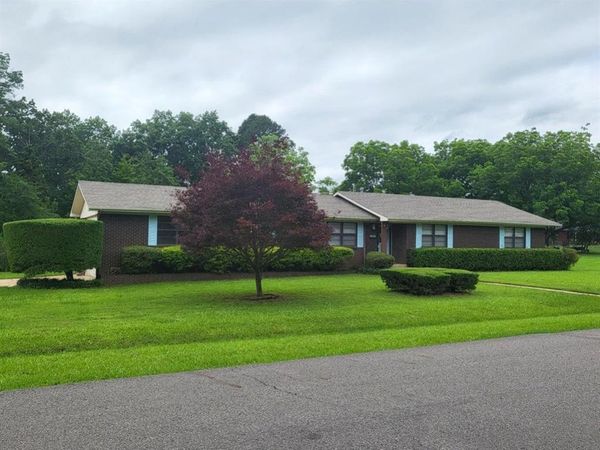 42 thompson , Clarksville, AR 72830