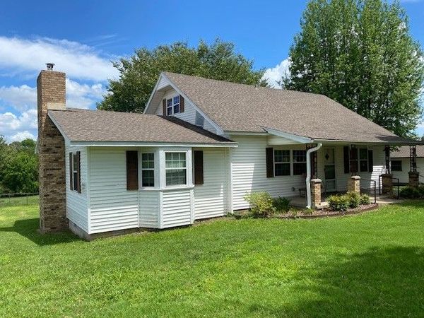 1076 Barrington Road , Tontitown, AR 72762