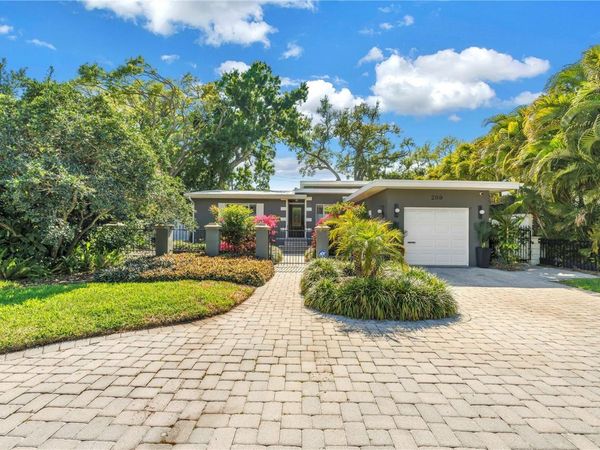 209 BANDERA WAY NE, ST PETERSBURG, FL 33704