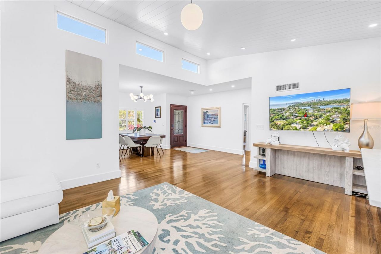 209 Bandera Way Ne, Saint Petersburg, FL 33704 Photo