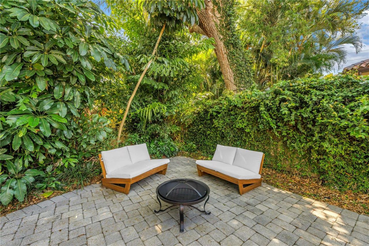 209 Bandera Way Ne, Saint Petersburg, FL 33704 Photo