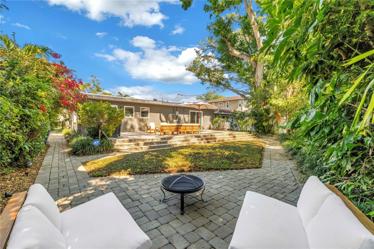 209 Bandera Way Ne, Saint Petersburg, FL 33704 Photo