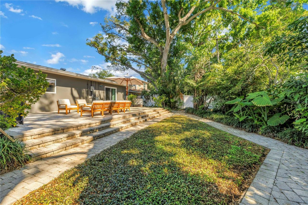 209 Bandera Way Ne, Saint Petersburg, FL 33704 Photo