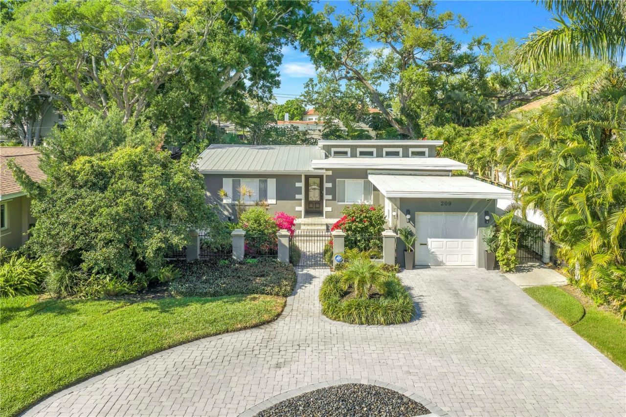 209 Bandera Way Ne, Saint Petersburg, FL 33704 Photo