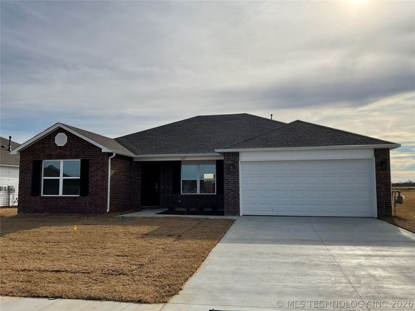 1109 W Odessa Road , Claremore, OK 74019