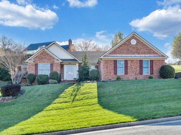 7973 Hollins Court DR, Roanoke, VA 24019