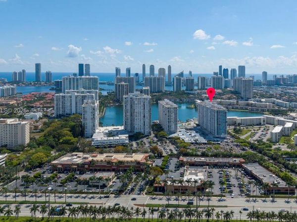 18011 Biscayne Blvd , Unit 903, Aventura, FL 33160