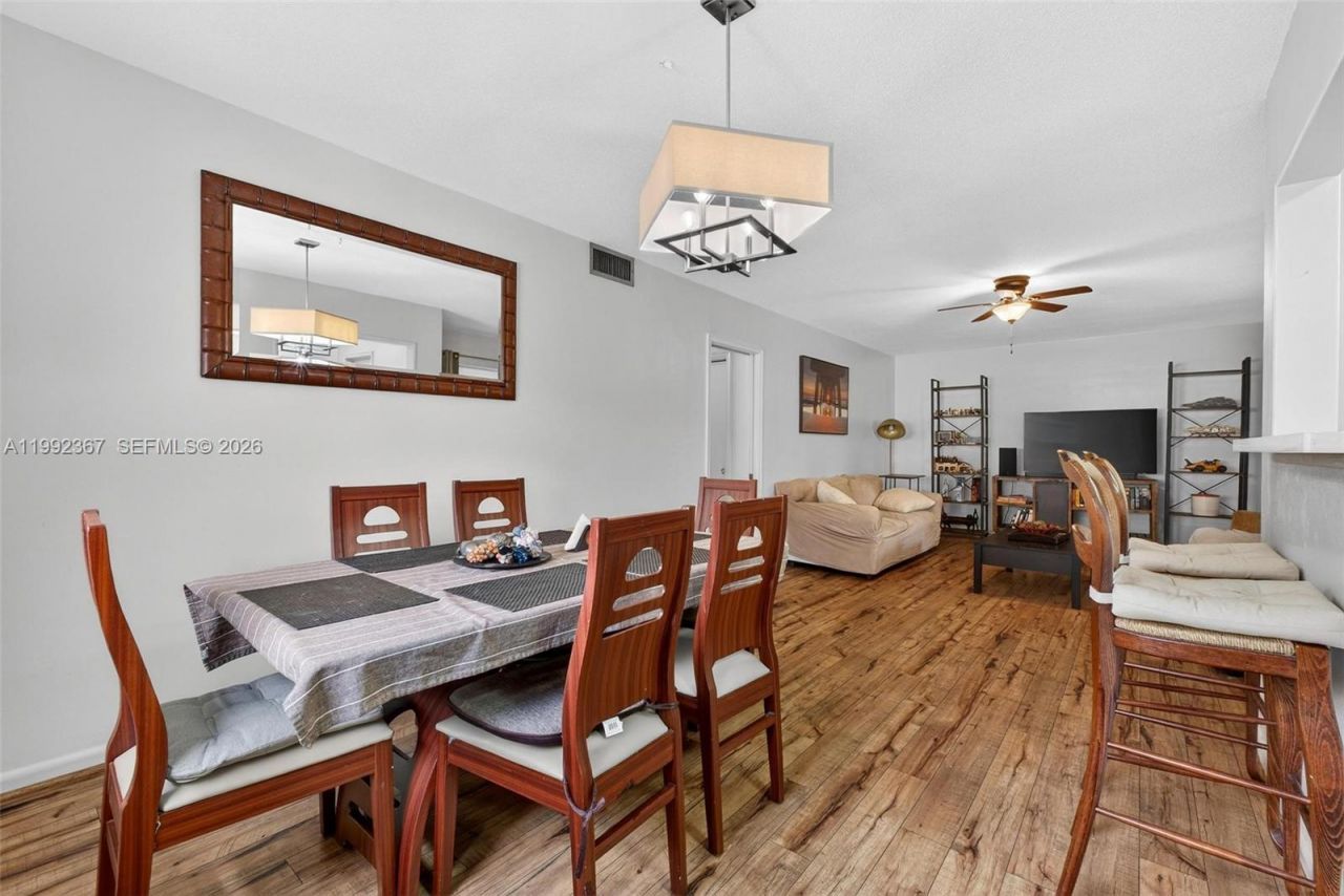 412 S Luna Ct , Unit 11, Hollywood, FL 33021 Photo