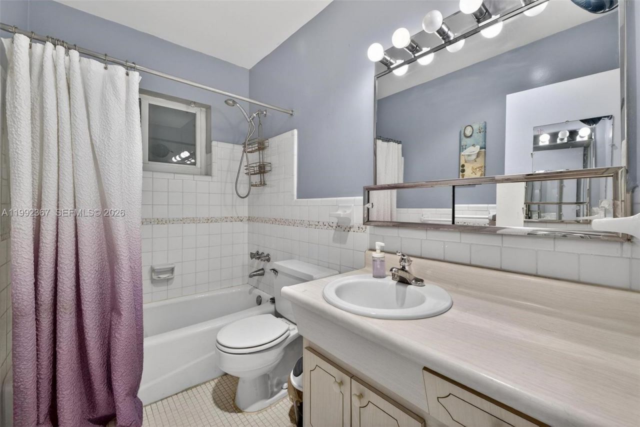 412 S Luna Ct , Unit 11, Hollywood, FL 33021 Photo