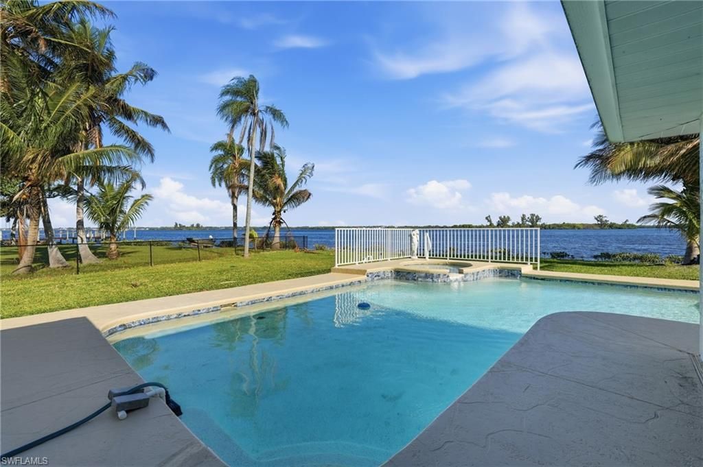 4473 E Riverside Dr, Fort Myers, FL 33905 Photo