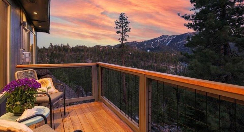 325 Barton Drive, Stateline, NV 89449 Photo