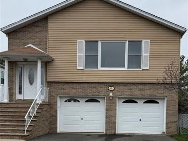 60 Jackson Place, MOONACHIE, NJ 07074