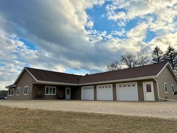 1347 Rawhide DRIVE, West Bend, WI 53090