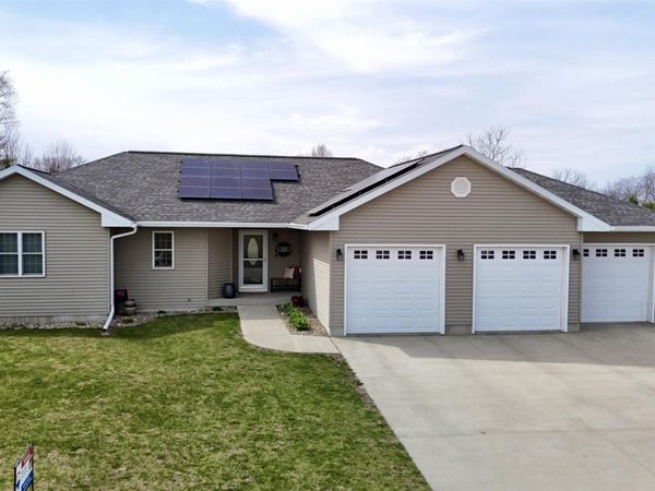 306 Briarwood Bend, Jefferson, IA 50129