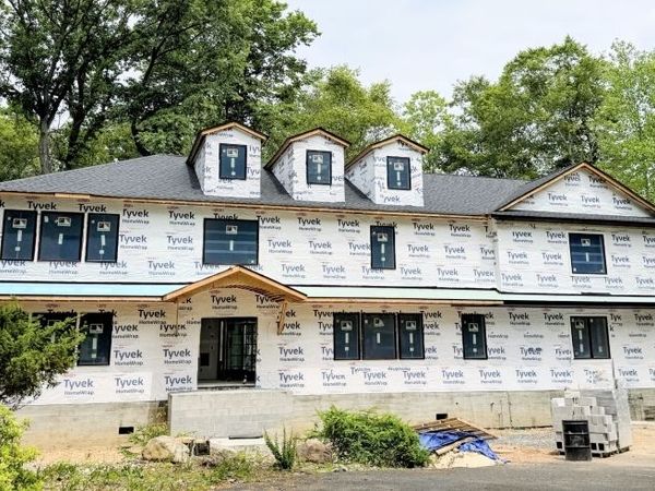 20 Cambridge Dr, Allendale, NJ 07401