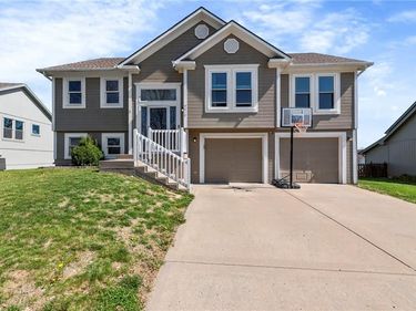 9012 110th Street, Kansas City, MO 64157