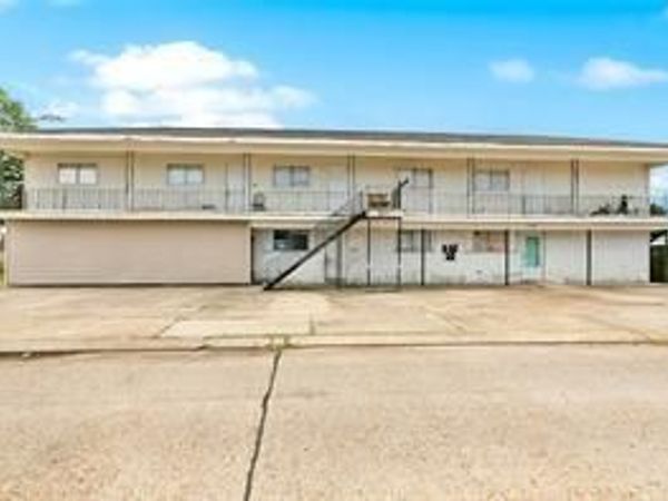 800 W GENIE Street , Unit 3, Chalmette, LA 70043