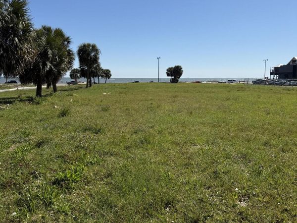 960 Beach Drive, Gulfport, MS 39507