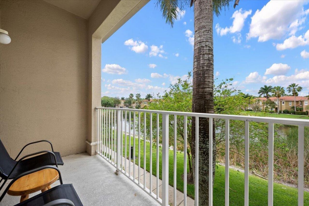 4986 Bonsai Circle, Unit Apt 214, Palm Beach Gardens, FL 33418 Photo