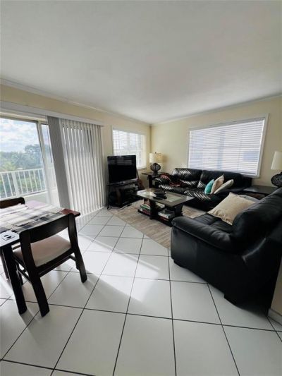 2600 Collins Avenue, Unit 401, Miami Beach, FL 33140 Photo